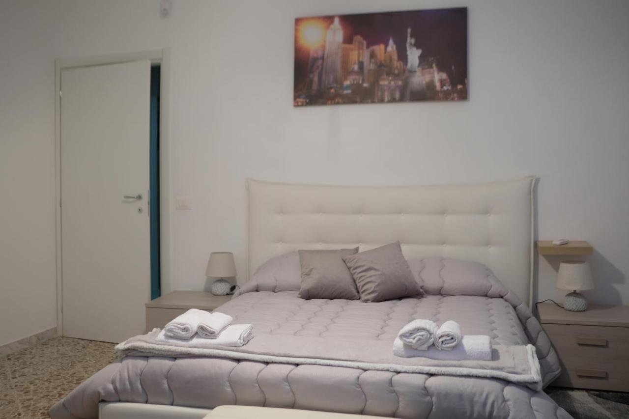 Le Stanze Di Sofia Bed & Breakfast Salerno Bagian luar foto