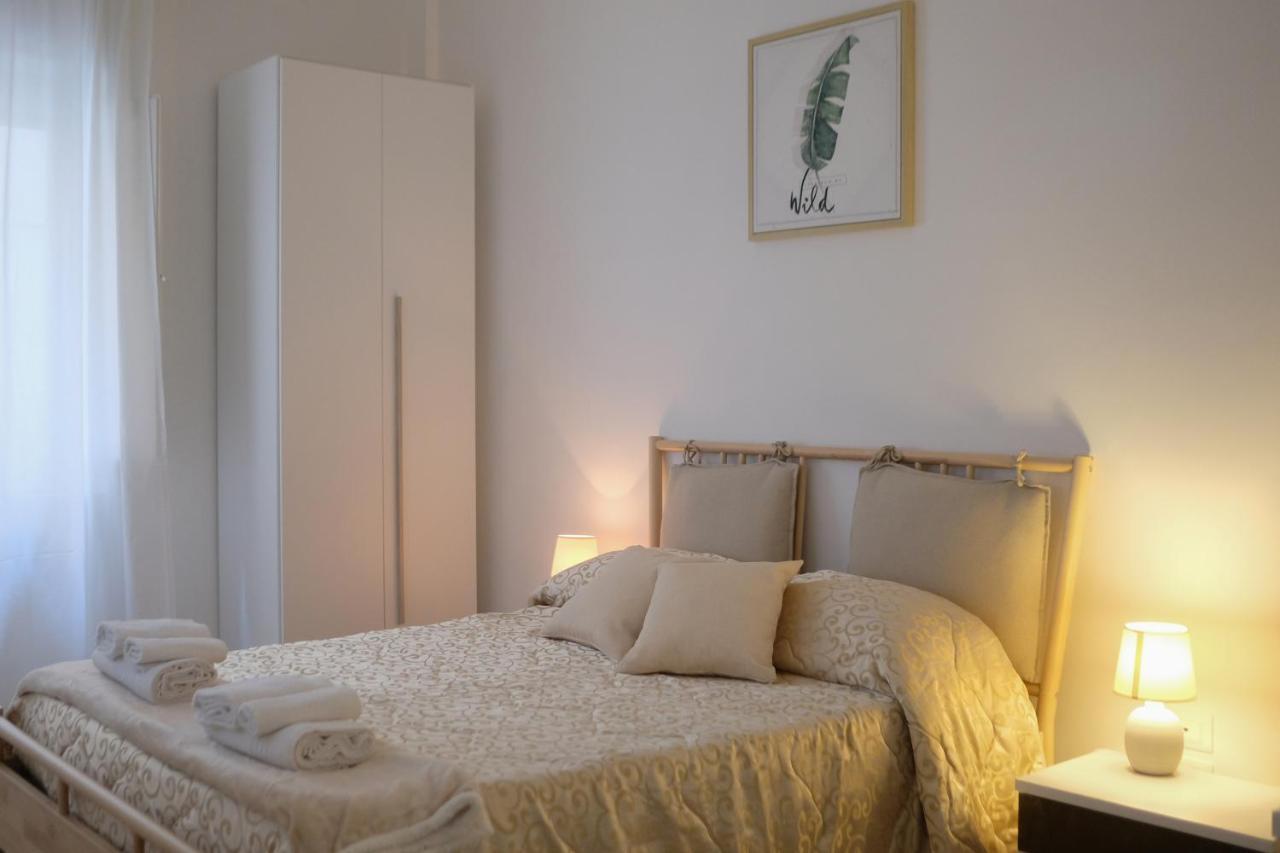 Le Stanze Di Sofia Bed & Breakfast Salerno Bagian luar foto