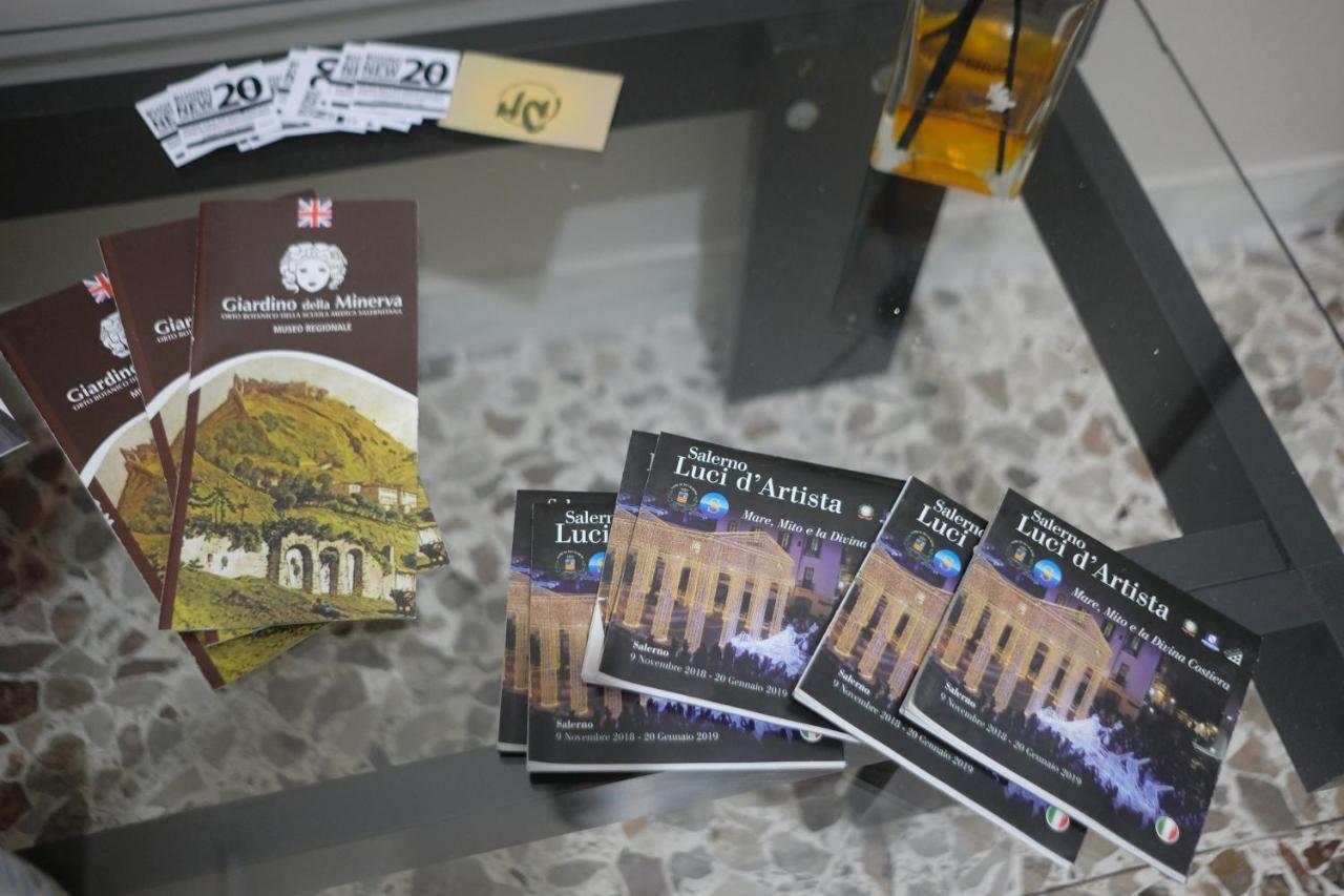 Le Stanze Di Sofia Bed & Breakfast Salerno Bagian luar foto