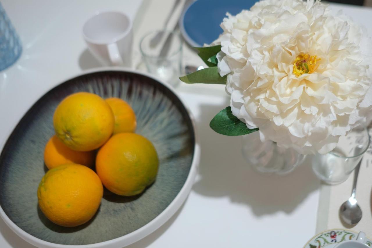 Le Stanze Di Sofia Bed & Breakfast Salerno Bagian luar foto