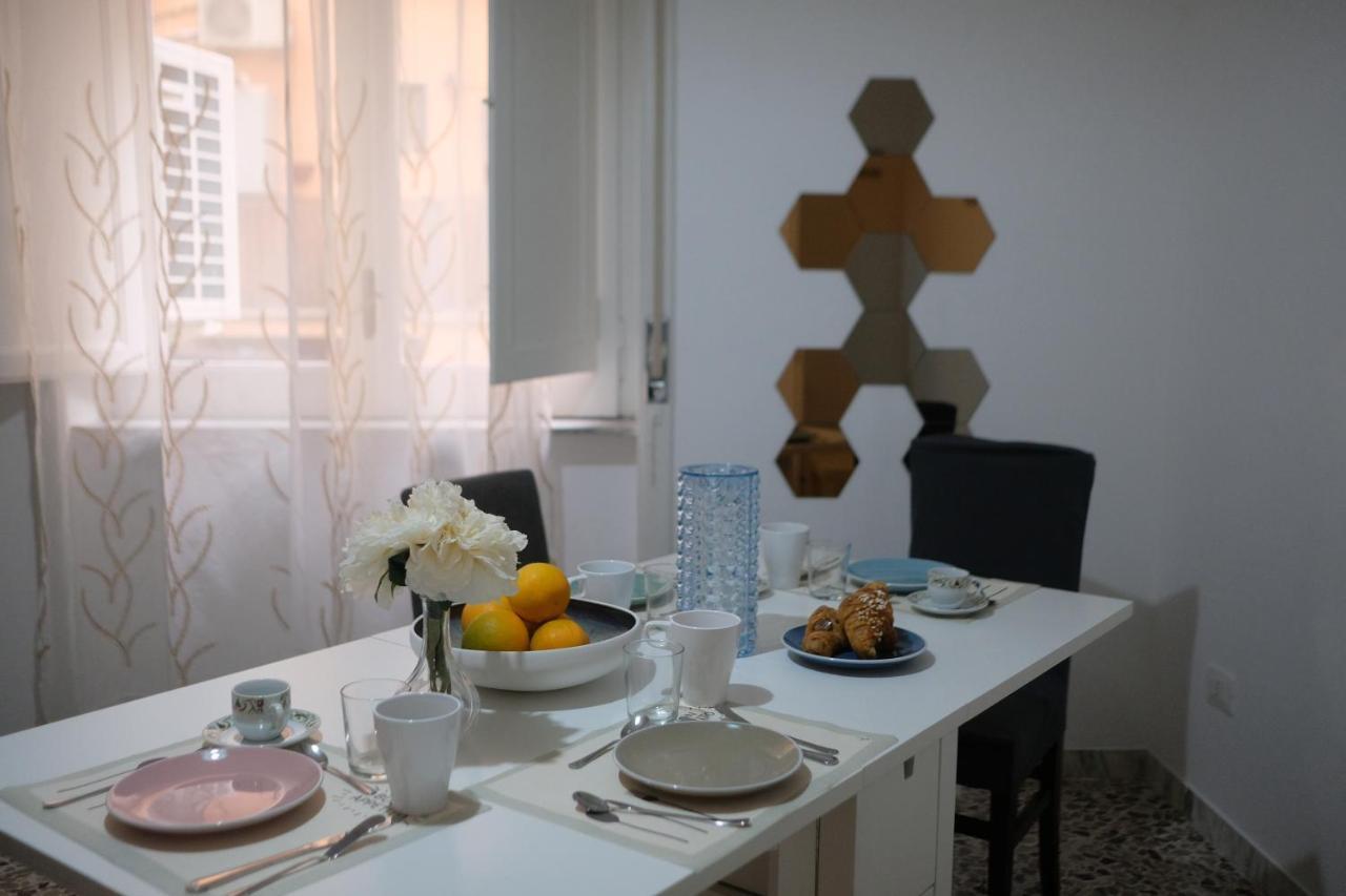 Le Stanze Di Sofia Bed & Breakfast Salerno Bagian luar foto