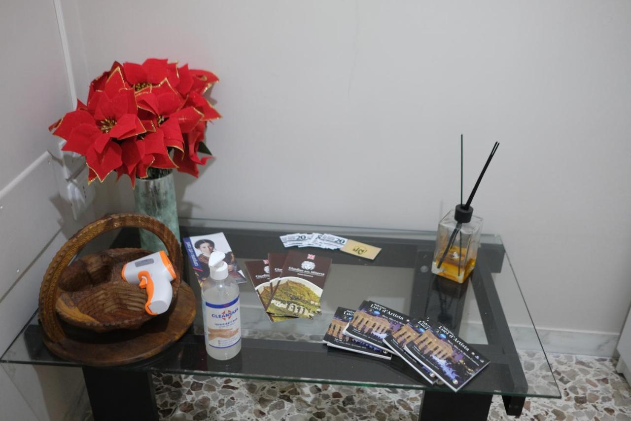 Le Stanze Di Sofia Bed & Breakfast Salerno Bagian luar foto